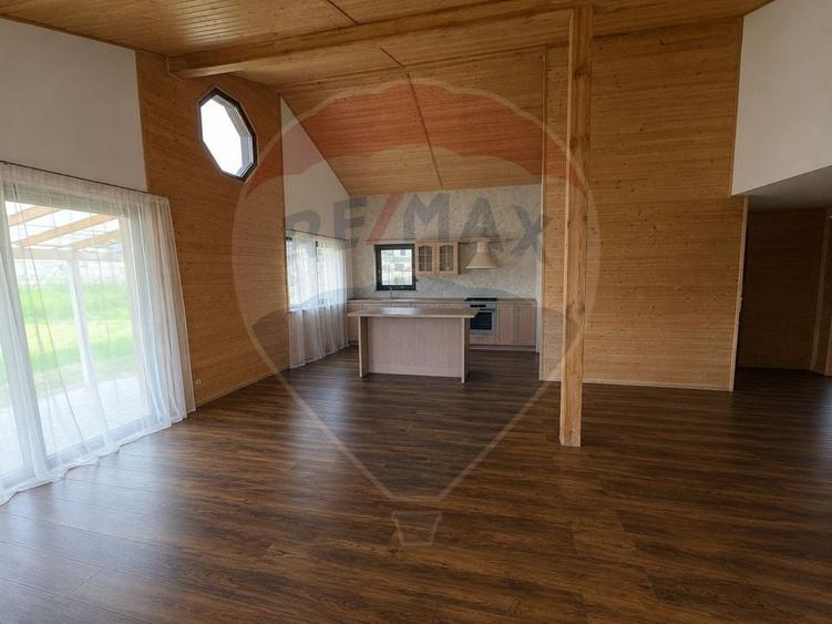 Casă individuală cu 3 camere cu Teren 940 Mp în Cristian