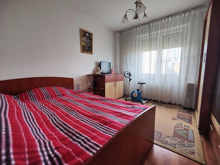 Apartament cu 3 camere decomandat, mobilat în Gorjului
