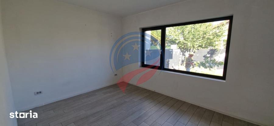 Casă cu 5 camere cu Teren 360 Mp în Malu Mare