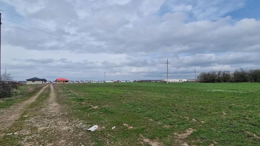 Teren de 13298 mp, în Săbăreni