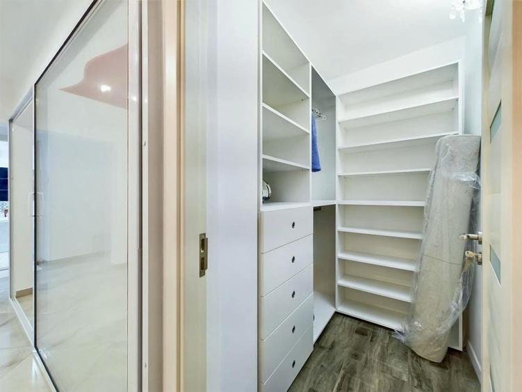 Apartament cu 3 camere decomandat în Virtuții