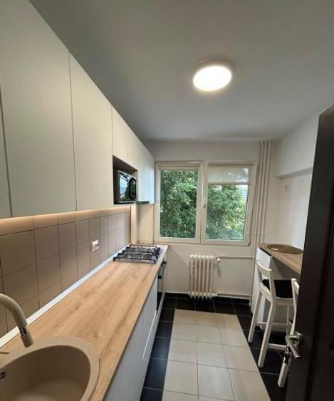 Apartament cu 2 camere decomandat, mobilat în Titan