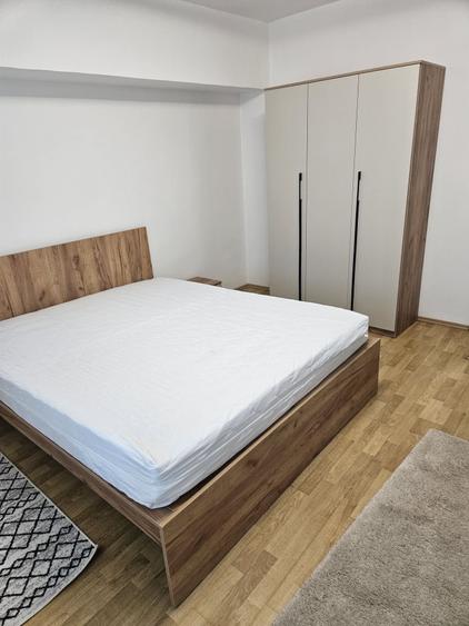 Apartament cu 3 camere, mobilat în Decebal