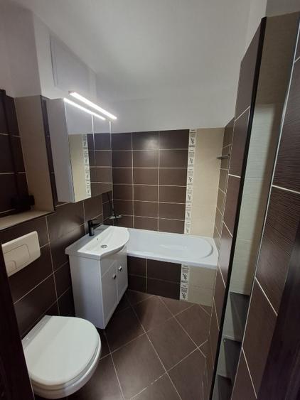 Apartament cu 2 camere decomandat în Tei