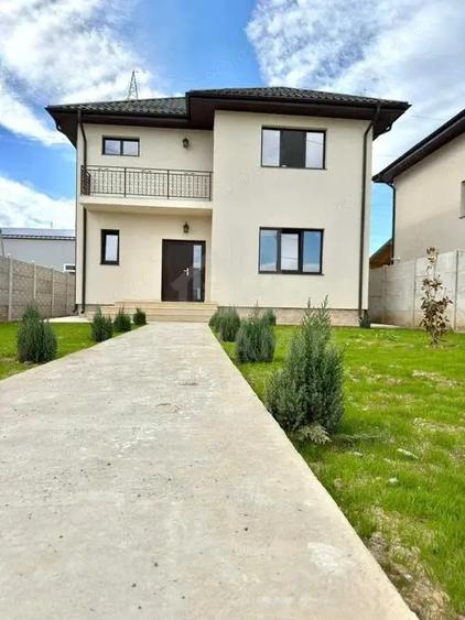 Casă cu Teren 456 Mp în Malu Mare