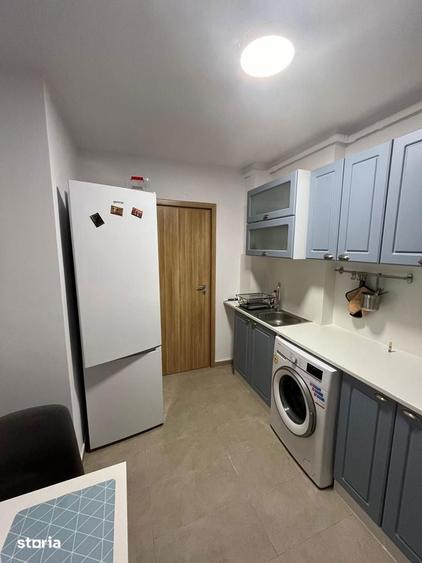 Apartament cu 3 camere semidecomandat în Ștefan cel Mare