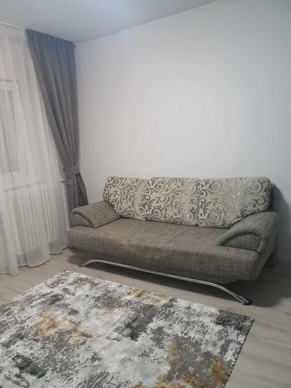 Garsonieră decomandată în Rovine