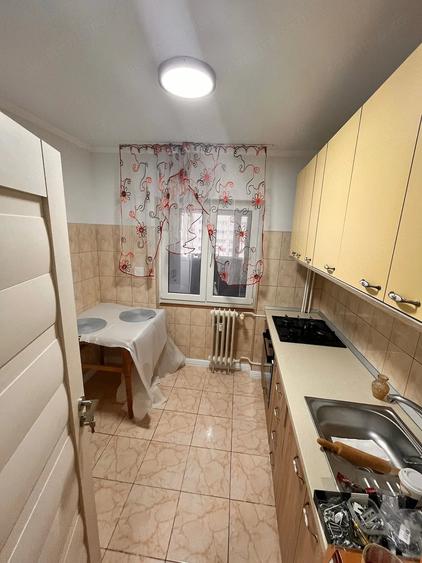 Apartament cu 3 camere decomandat, mobilat în Morarilor
