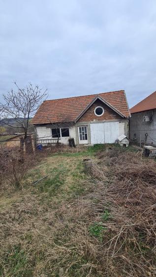 Casă individuală cu 9 camere cu Teren 1000 Mp în Lancrăm