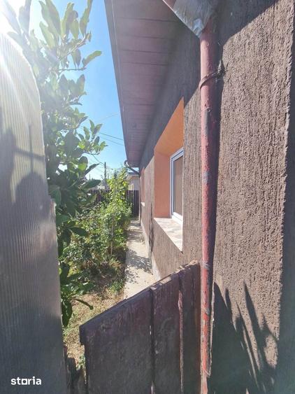 De vanzare casa in Roman din caramida, teren de 458 mp, Pret 78000euro - 8