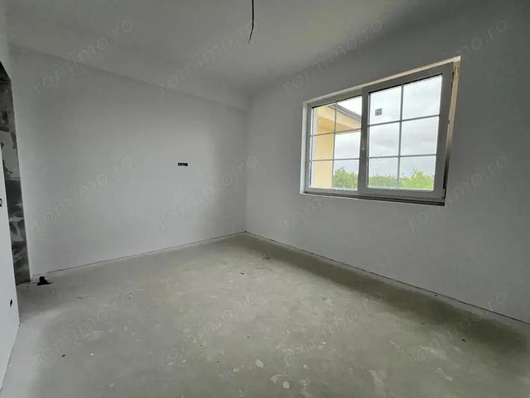 Casă cu 4 camere cu Teren 250 Mp în Giarmata