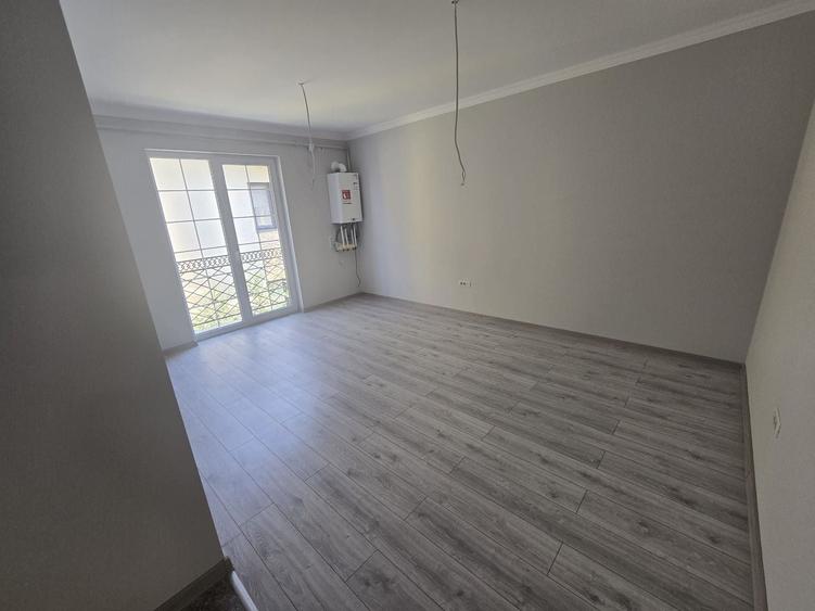 Apartament cu 2 camere decomandat în Girocului