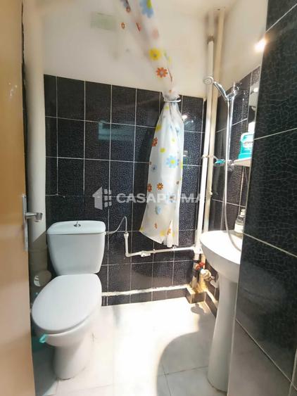 Garsonieră decomandată în Podu Roș