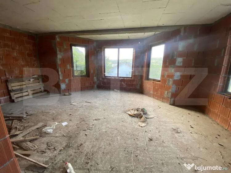 Casă cu 4 camere cu Teren 1471 Mp în Budacu de Sus