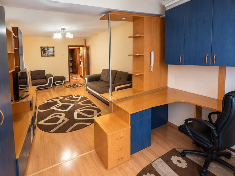 Apartament cu 3 camere decomandat, mobilat în Dristor