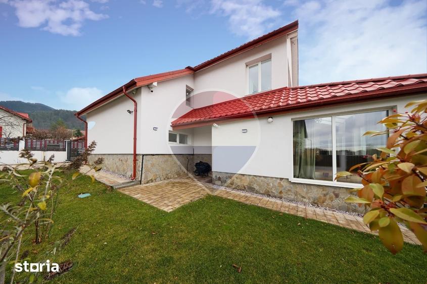 Casă cu 5 camere cu Teren 577 Mp în Bunloc