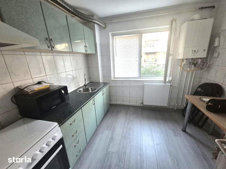 Apartament cu 2 camere semidecomandat în Micro 5