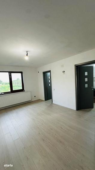 Casă cu 4 camere în Săsar