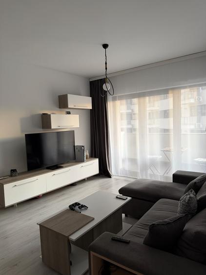 Apartament cu 2 camere semidecomandat, mobilat în Mihai Bravu