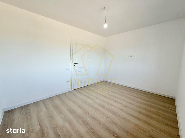Casă cu 5 camere cu Teren 470 Mp în Ghiroda