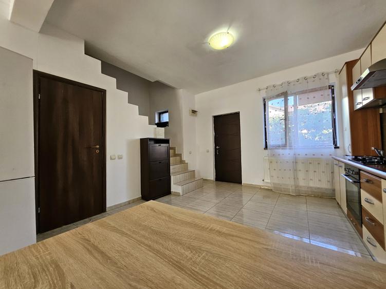 Duplex cu 4 camere cu Teren 198 Mp în Domnești