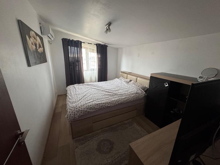 Apartament cu 3 camere decomandat, mobilat în Central