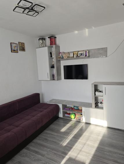 Apartament cu 2 camere semidecomandat în Trivale