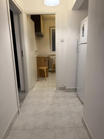Apartament cu 2 camere semidecomandat în Brâncoveanu