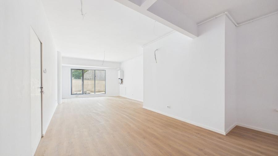 Apartament cu 2 camere semidecomandat în Grivița