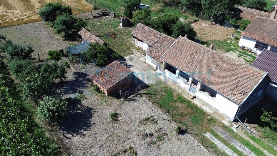 Casă individuală cu 3 camere cu Teren 4192 Mp în Bicaci