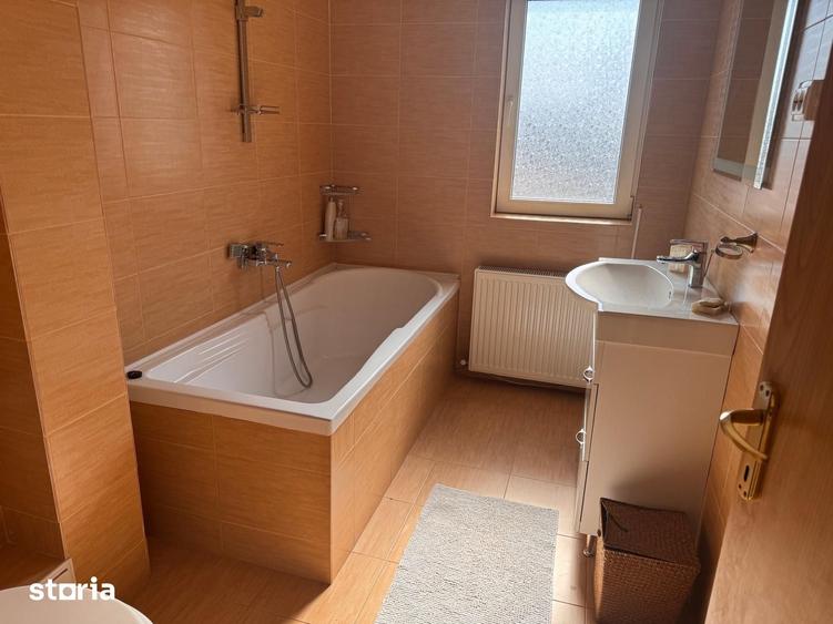 Apartament cu 4 camere în Eminescu