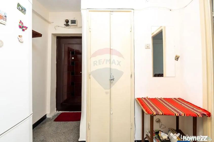 Apartament cu 2 camere semidecomandat în Calea București