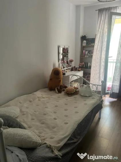 Apartament cu 3 camere decomandat în Florești