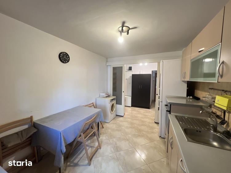 Apartament cu 3 camere, mobilat în Mioriței