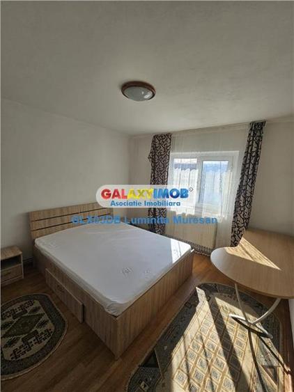 Apartament cu 2 camere decomandat, mobilat în Micro 12