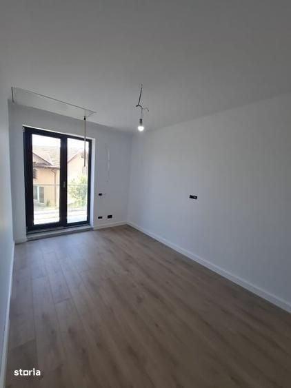 Casă cu 4 camere în Băneasa