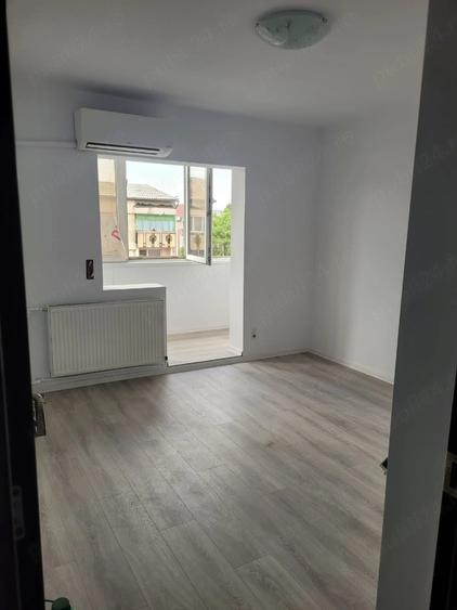 Apartament cu 3 camere decomandat în Iosia