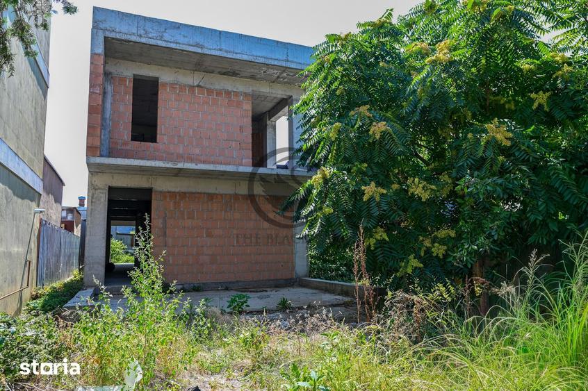 Casă cu 5 camere cu Teren 384 Mp în Central