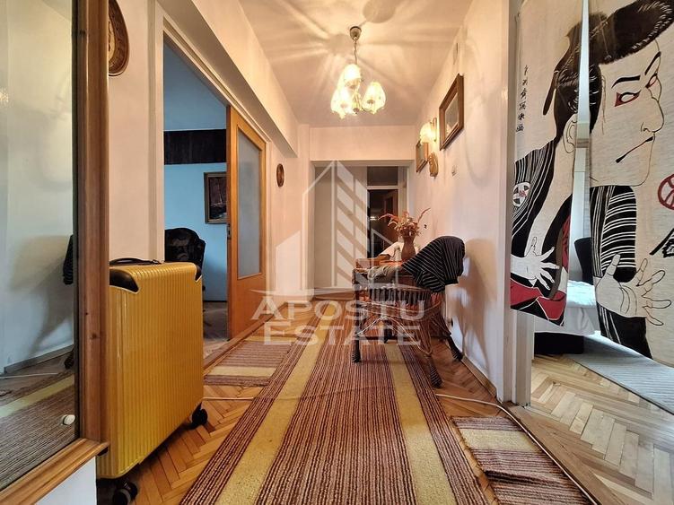 Apartament cu 4 camere decomandat în Aurel Vlaicu