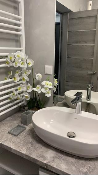Apartament semidecomandat în Tudor