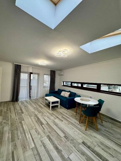 Apartament cu 3 camere decomandat, mobilat în Tractorul