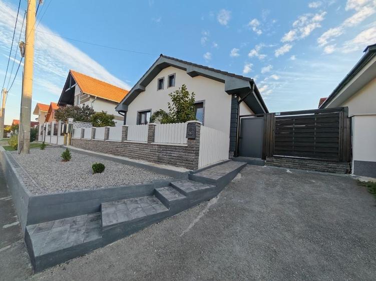 Casă cu 3 camere în Exterior Vest