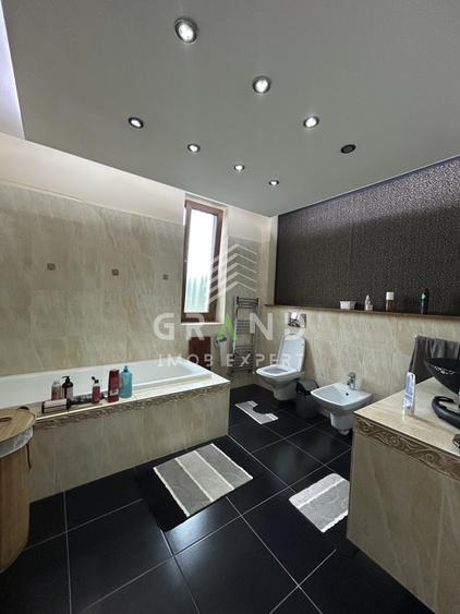 Duplex cu 5 camere cu Canalizare în Mănăștur