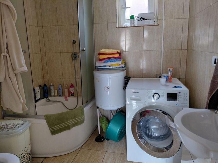 Casă cu 4 camere în Pătârș