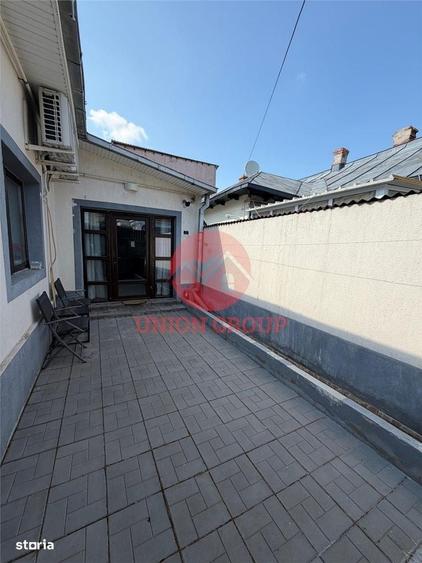Casă cu 3 camere în Delfinariu