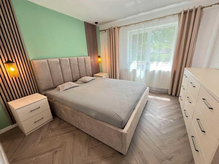 Apartament cu 3 camere decomandat în Zorilor