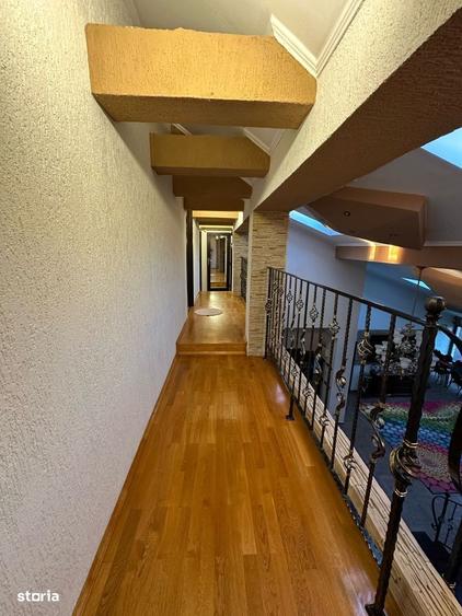 Casă cu 4 camere în Central