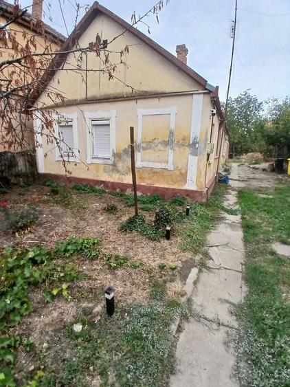 Casă cu 3 camere în Central