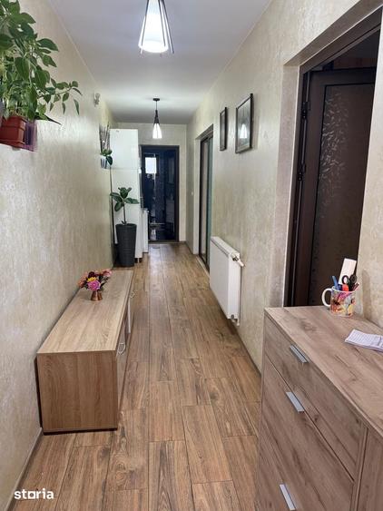 Casă cu 5 camere cu Teren 190 Mp în Chercea