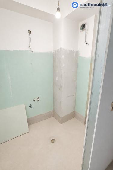 Apartament cu 3 camere semidecomandat în Chitila